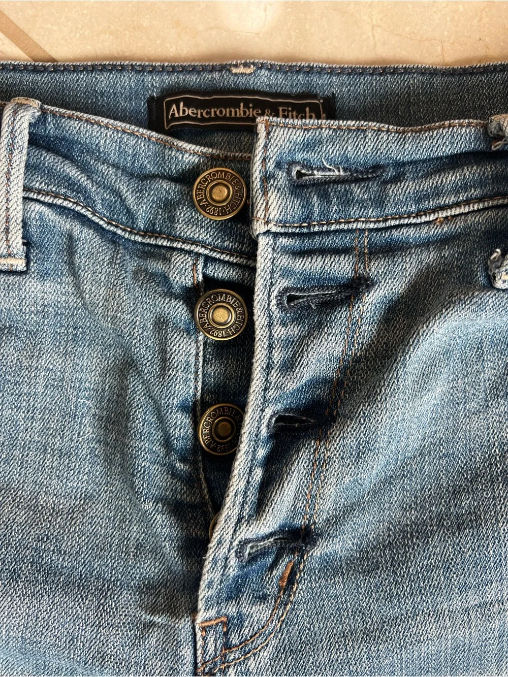 Abercrombie & Fitch Distressed Denim Cutoff Shorts Medium Wash Button Size 27
